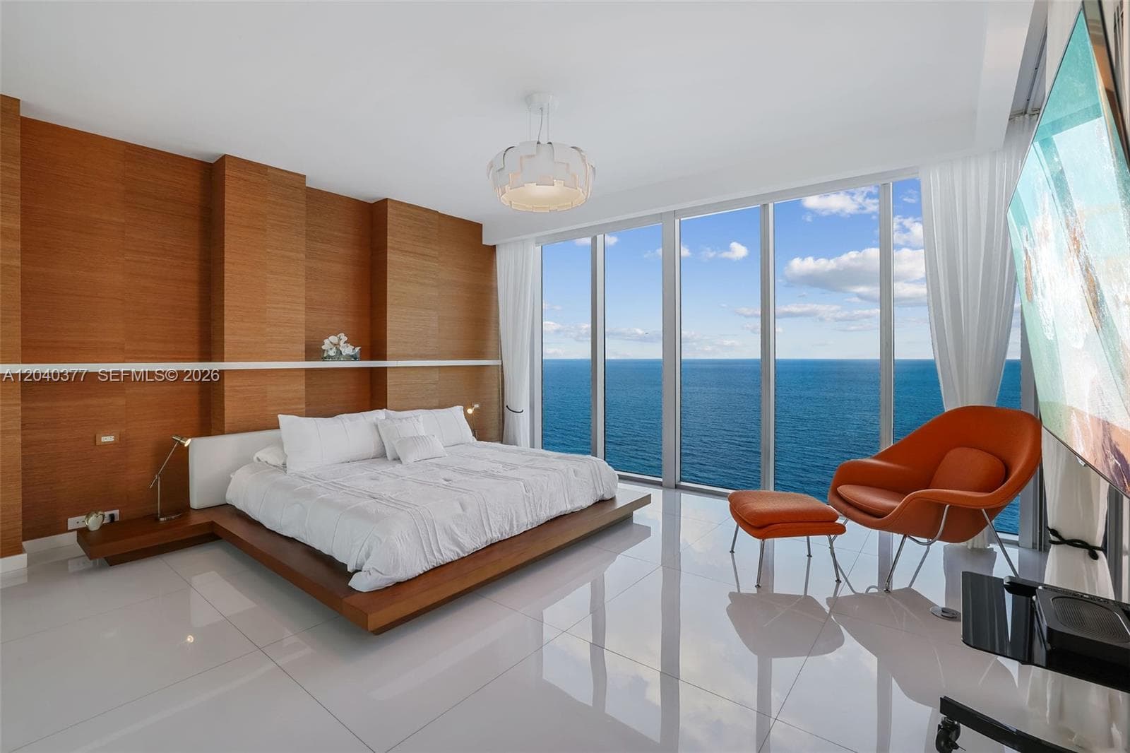 A12040377 — Miami Beach — 27