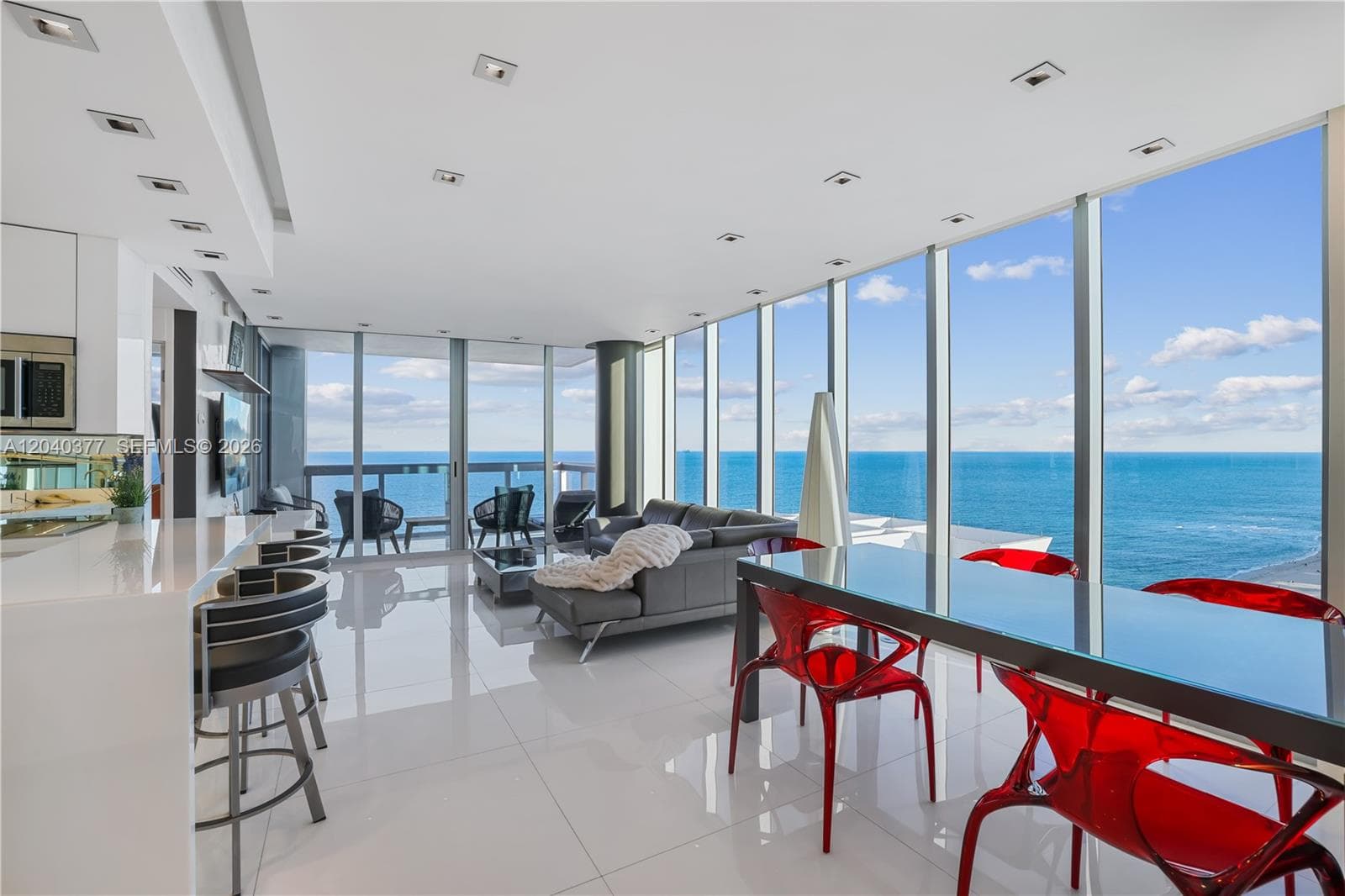 A12040377 — Miami Beach — 9