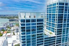 A12040377 — Miami Beach — 51