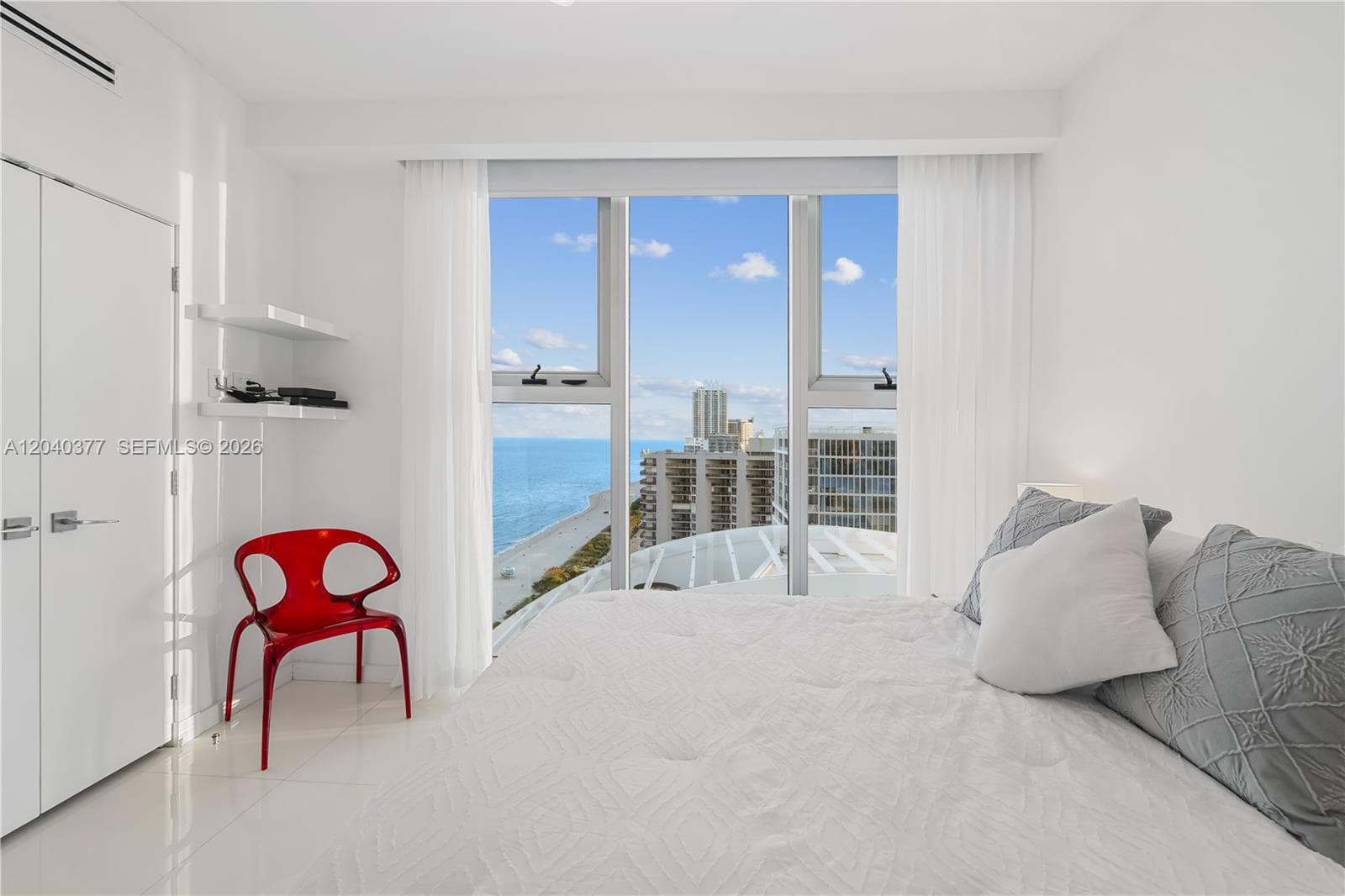 A12040377 — Miami Beach — 39