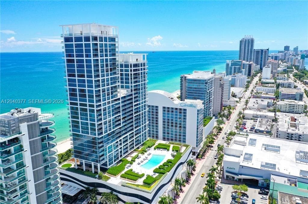A12040377 — Miami Beach — 60