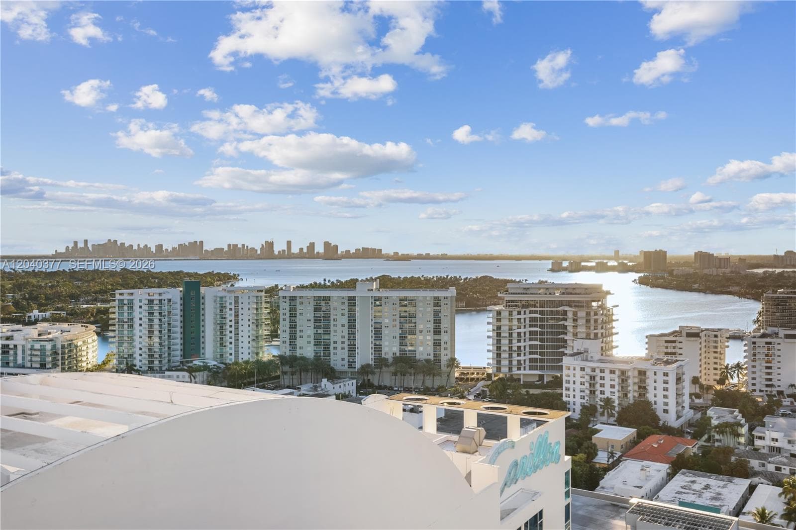 A12040377 — Miami Beach — 25