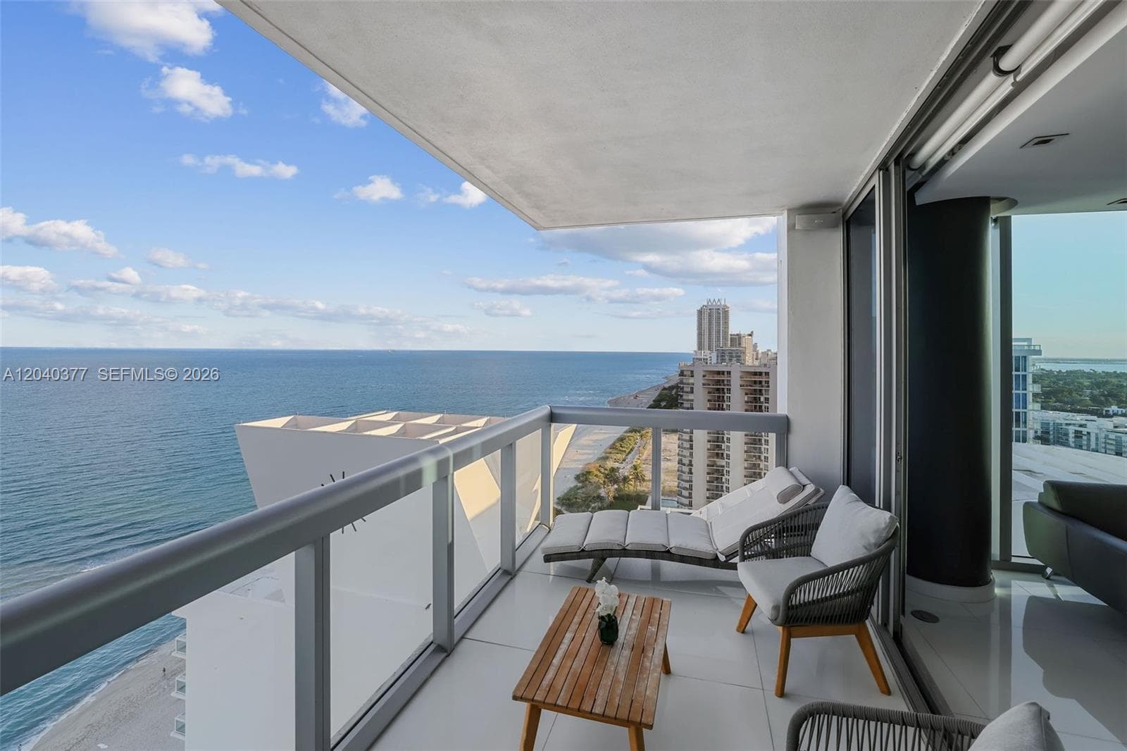 A12040377 — Miami Beach — 21