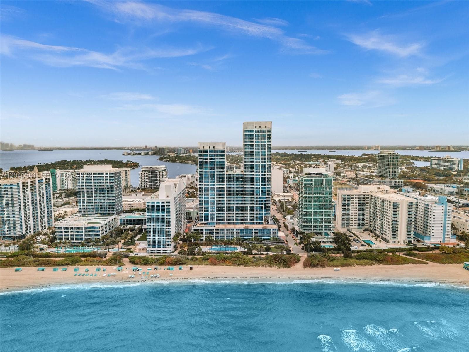 A12040561 — Miami Beach — 32