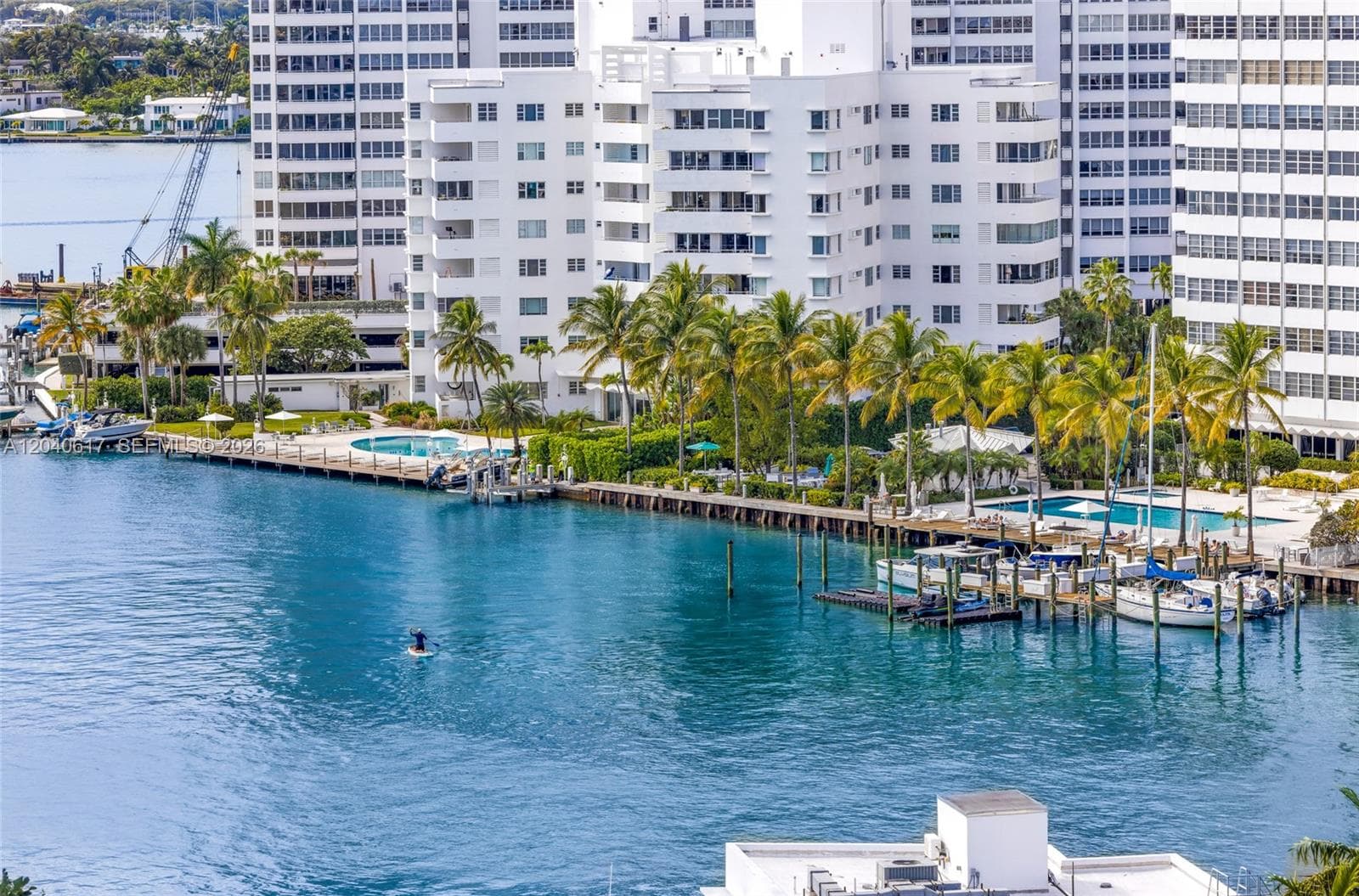 A12040617 — Miami Beach — 35
