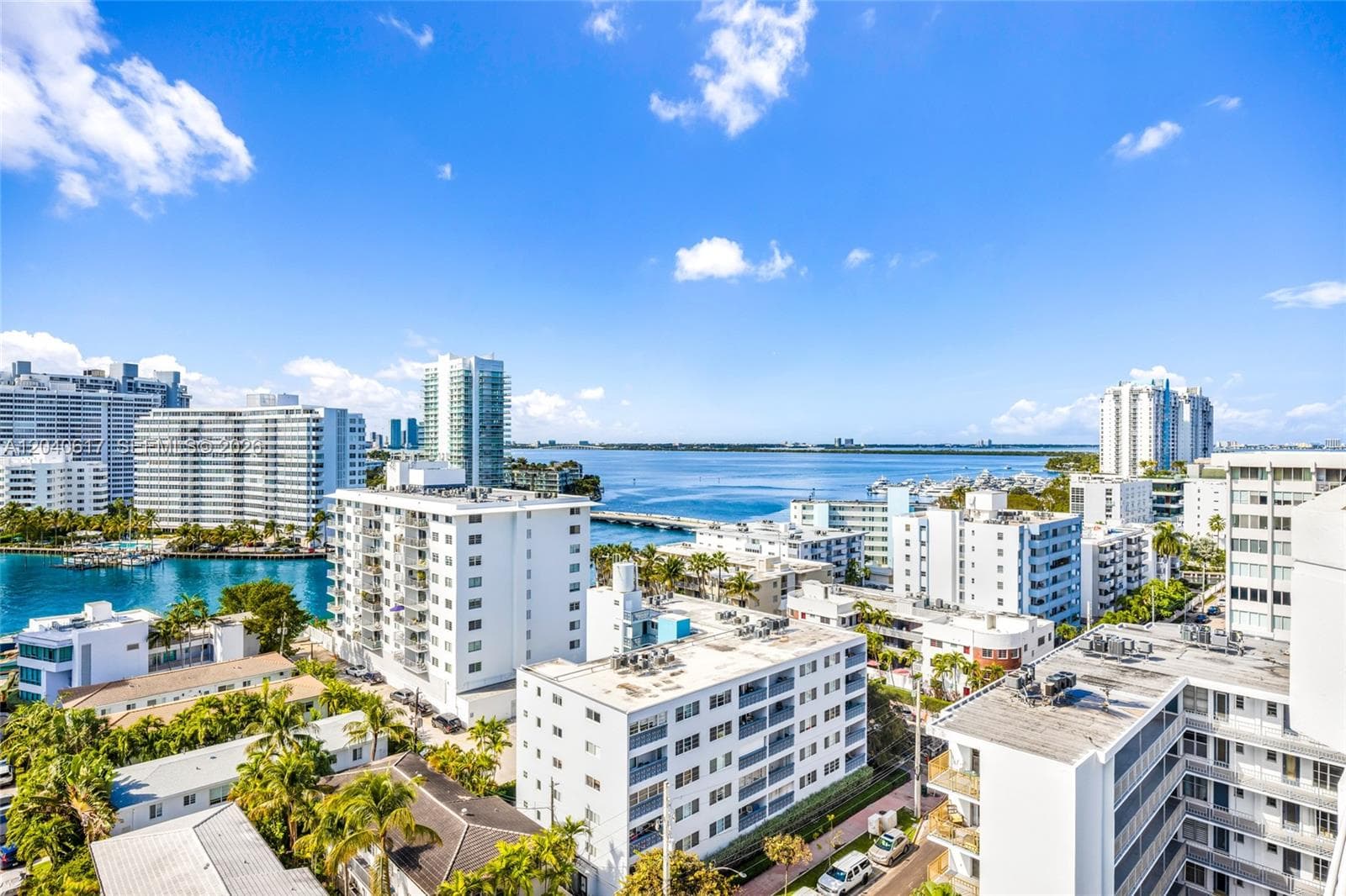 A12040617 — Miami Beach — 25