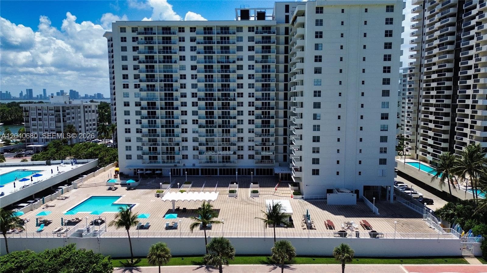 A12040680 — Miami Beach — 47