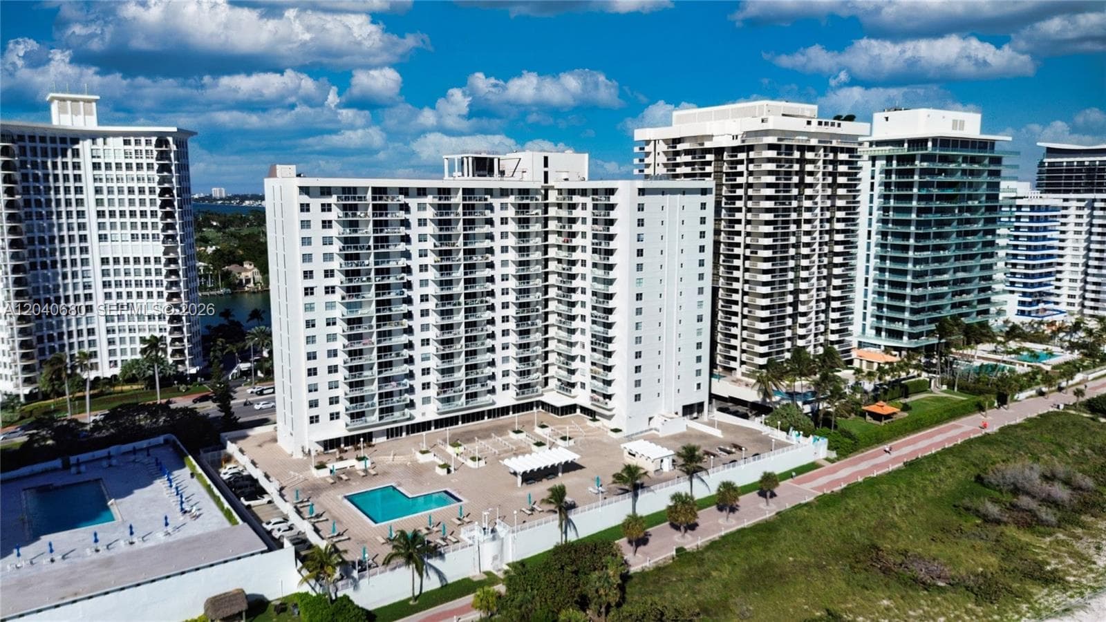 A12040680 — Miami Beach — 30