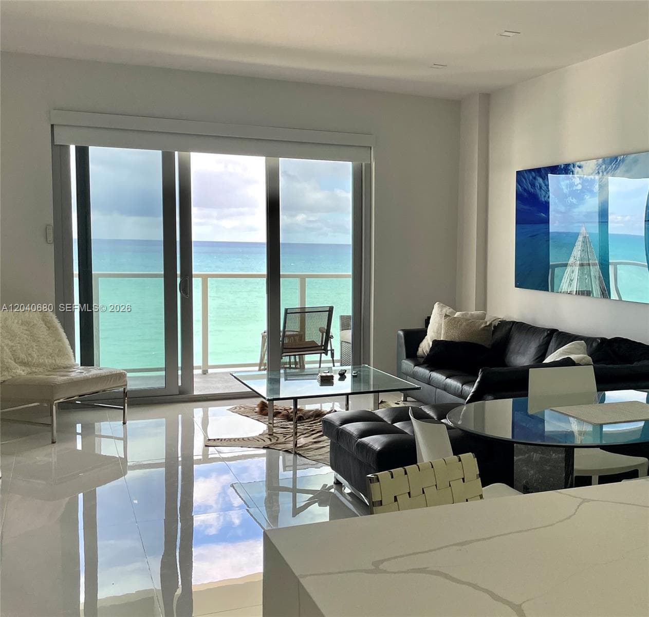 A12040680 — Miami Beach — 11