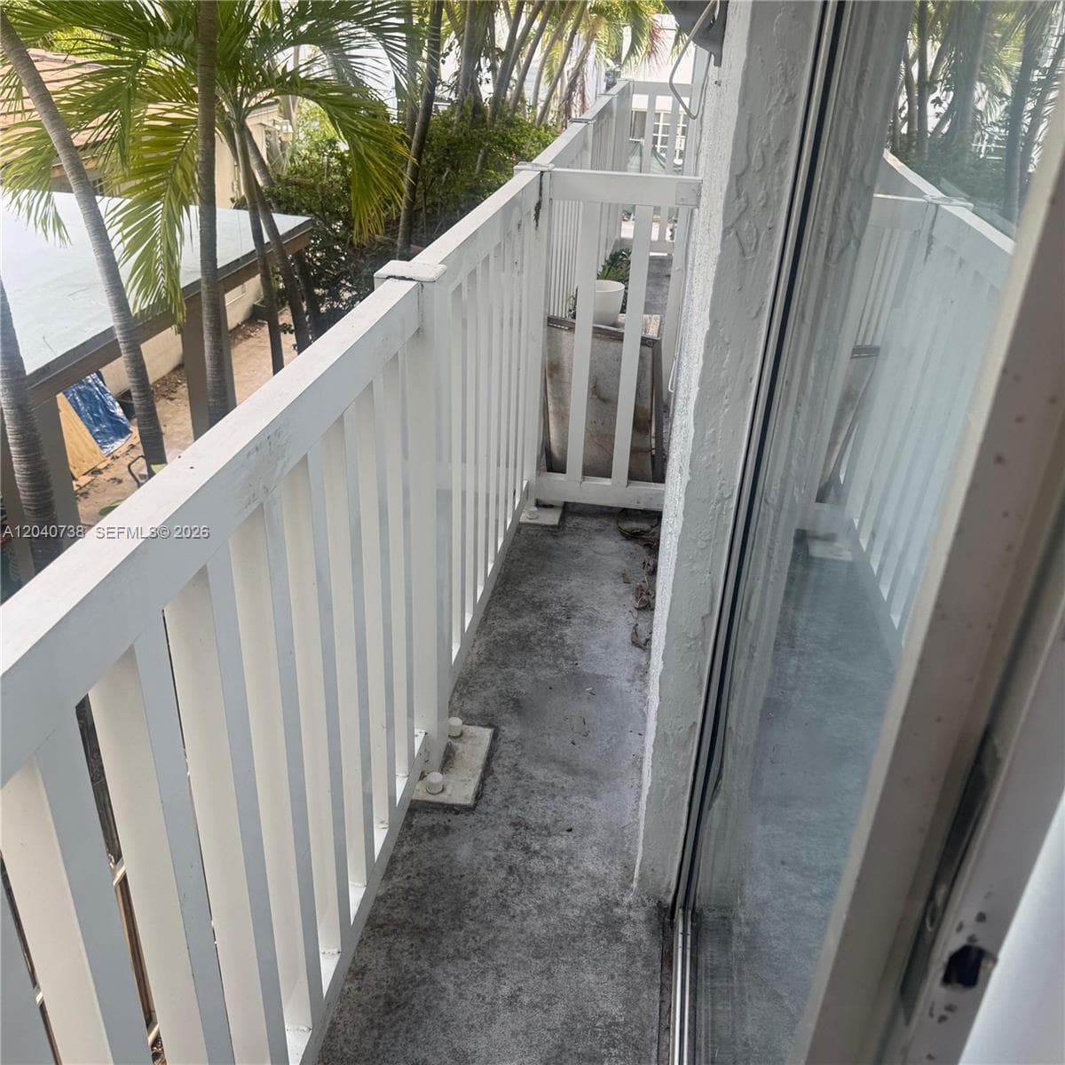A12040738 — Miami Beach — 9