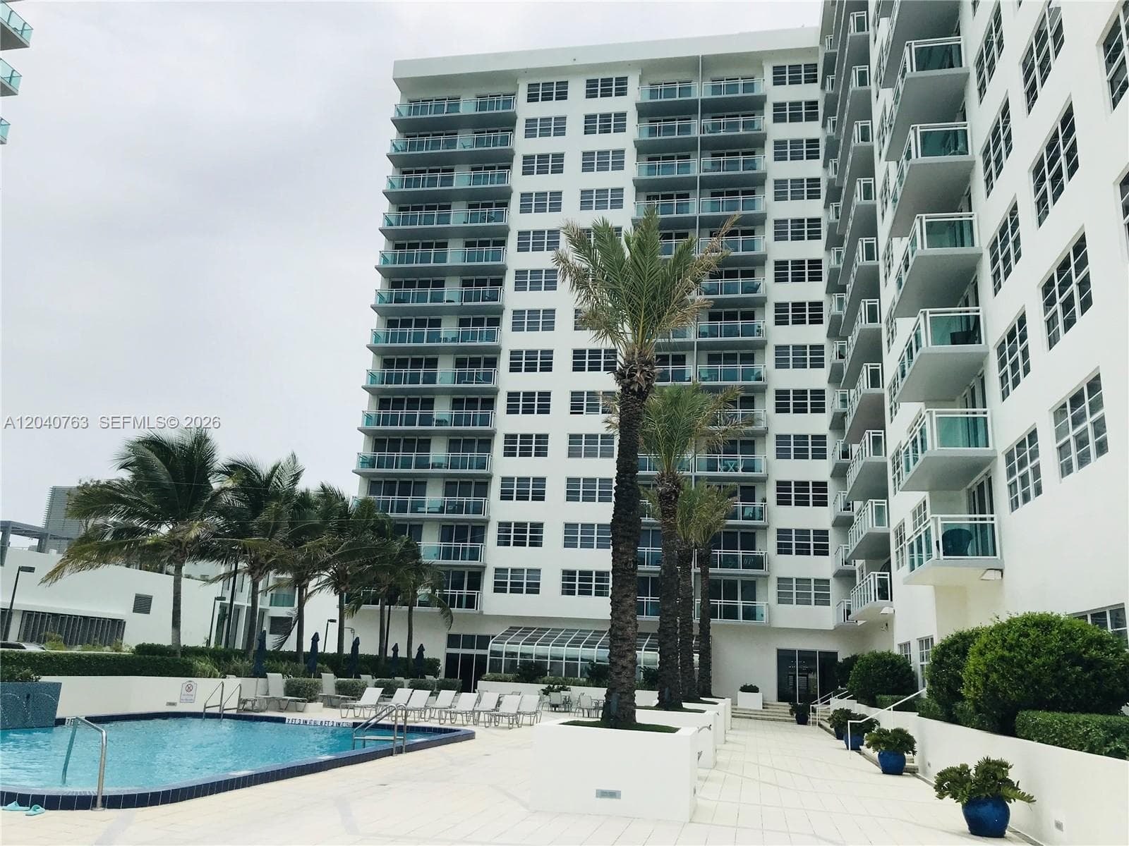 A12040763 — Miami Beach