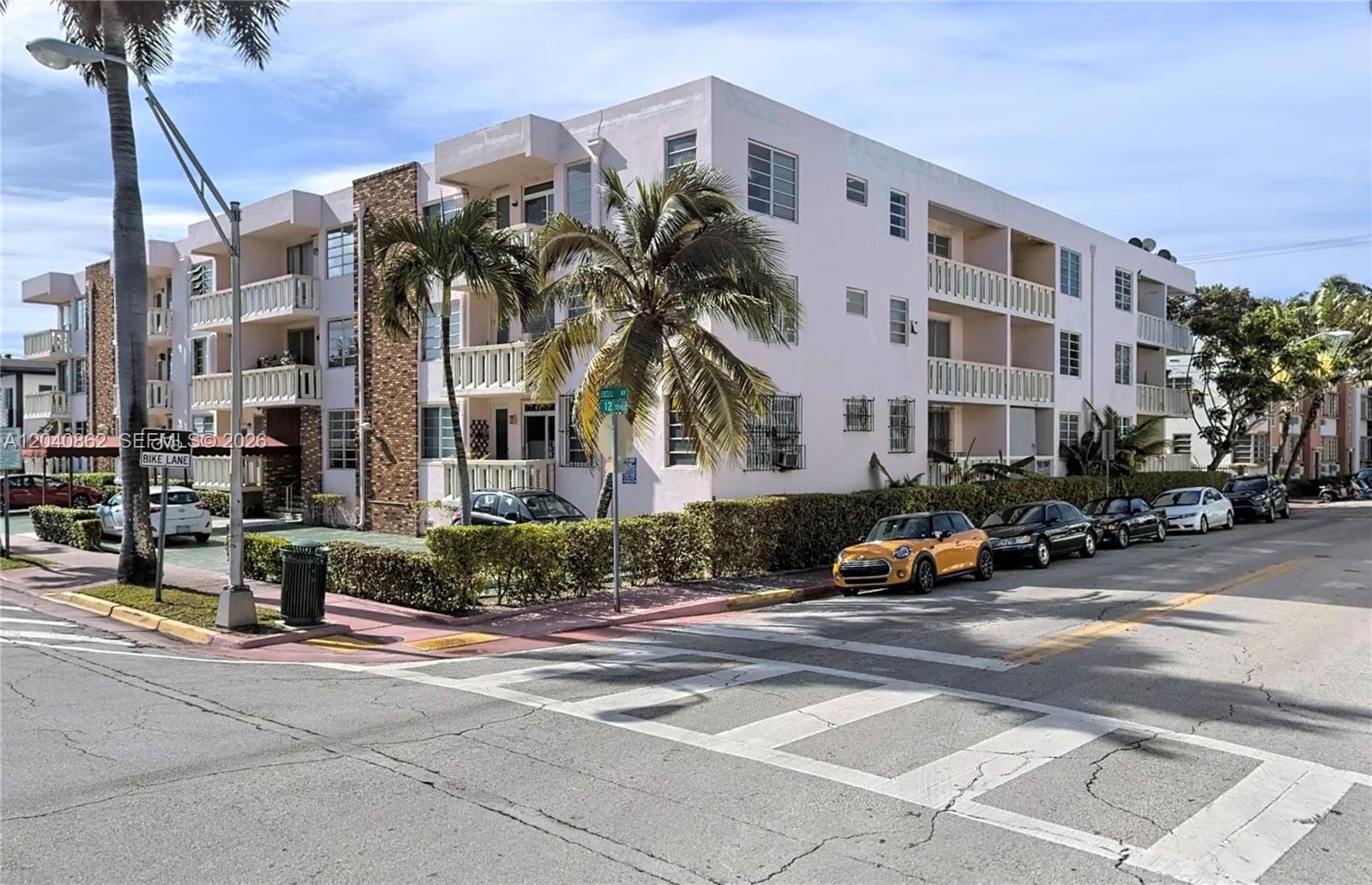 A12040862 — Miami Beach