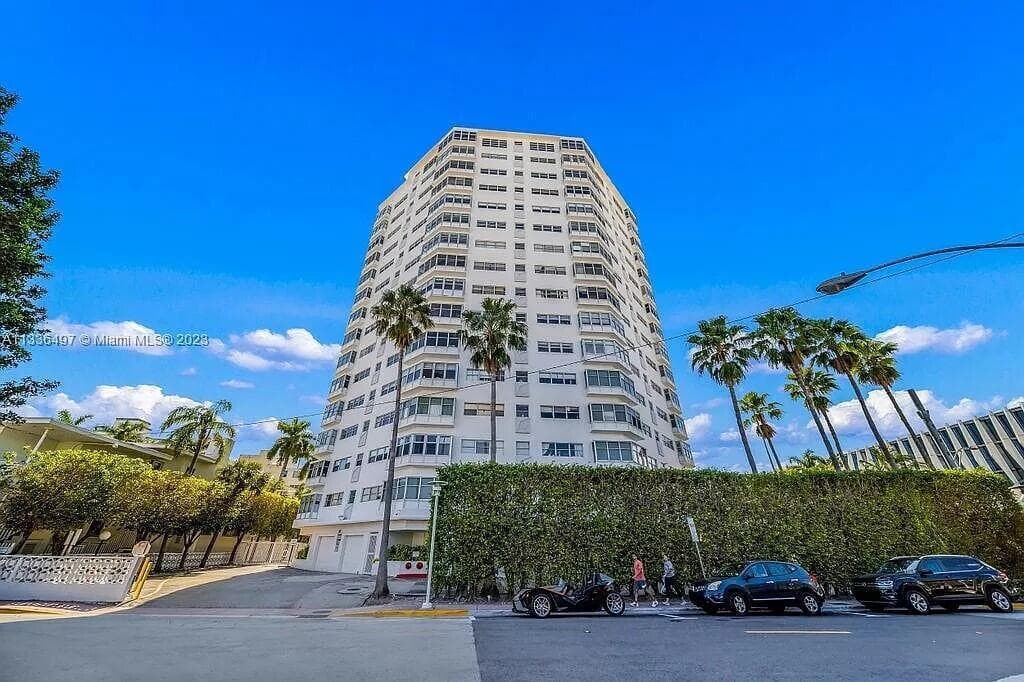 B26043886 — Miami Beach — 34