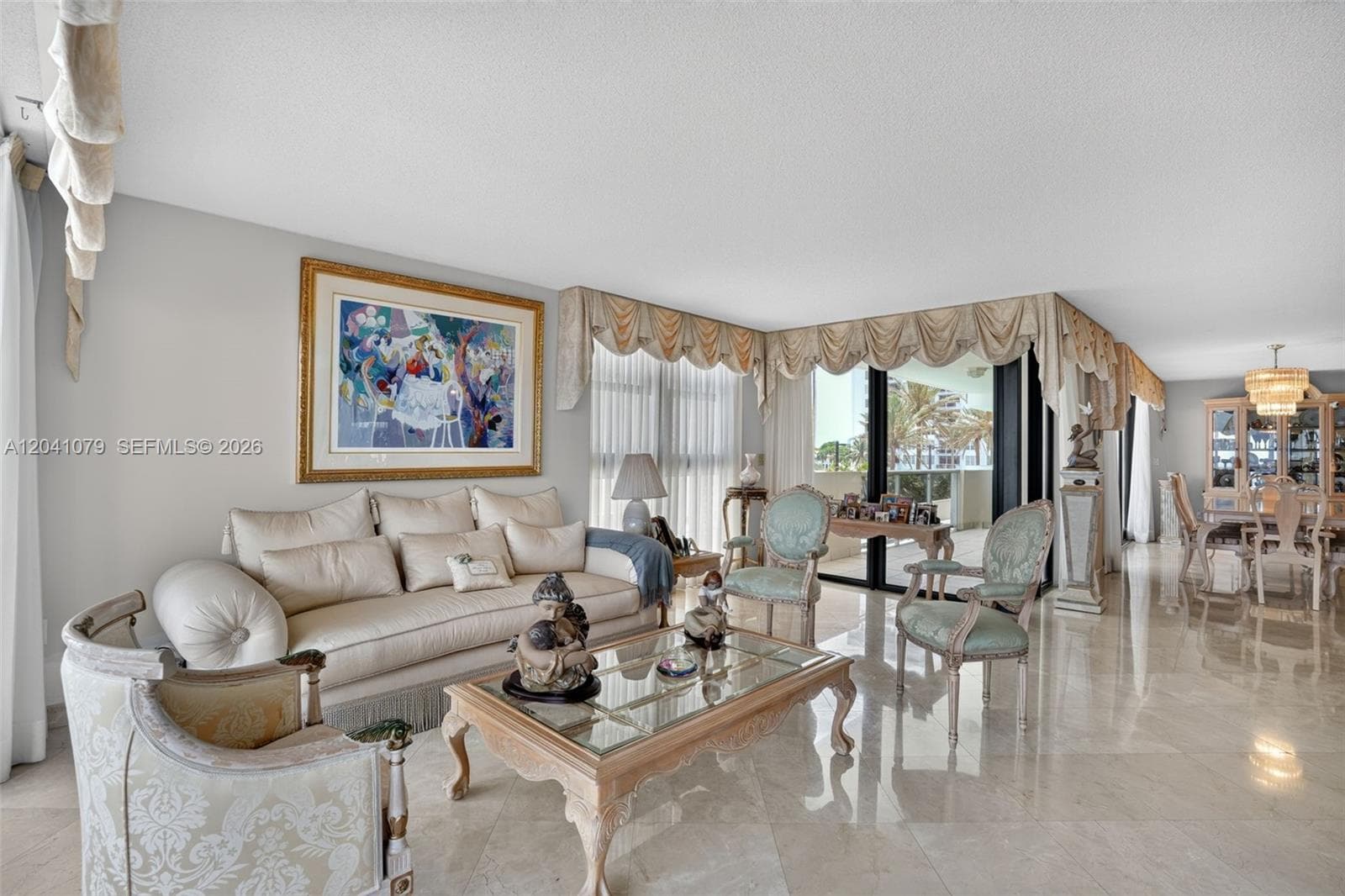 A12041079 — Miami Beach — 6