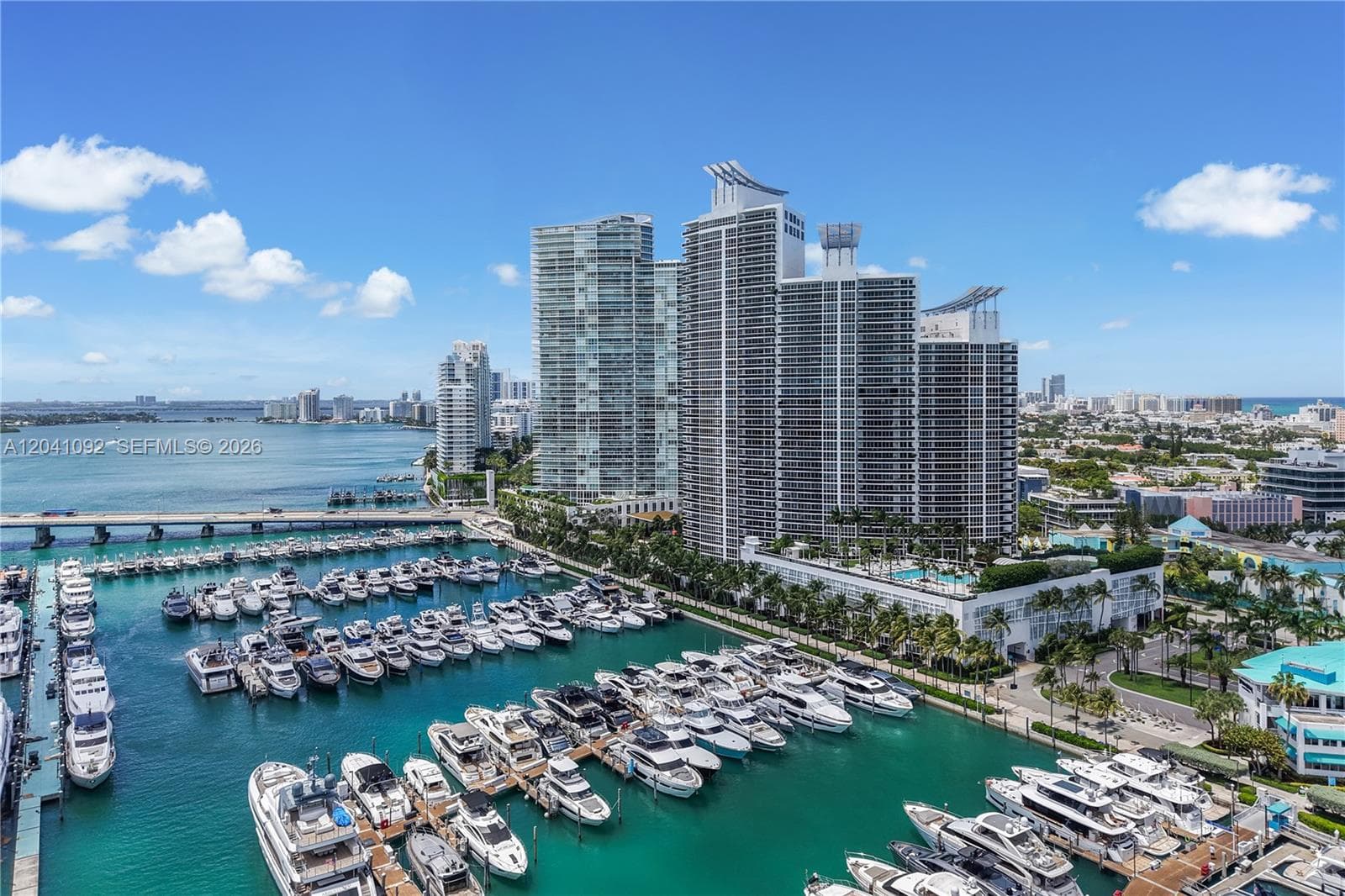 A12041092 — Miami Beach — 30