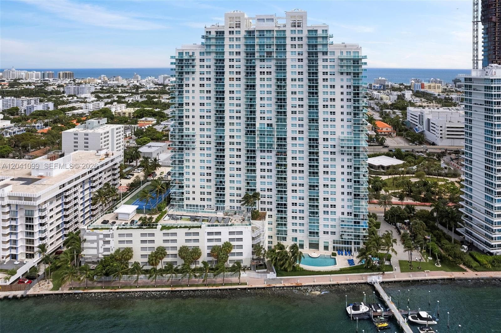 A12041099 — Miami Beach — 45