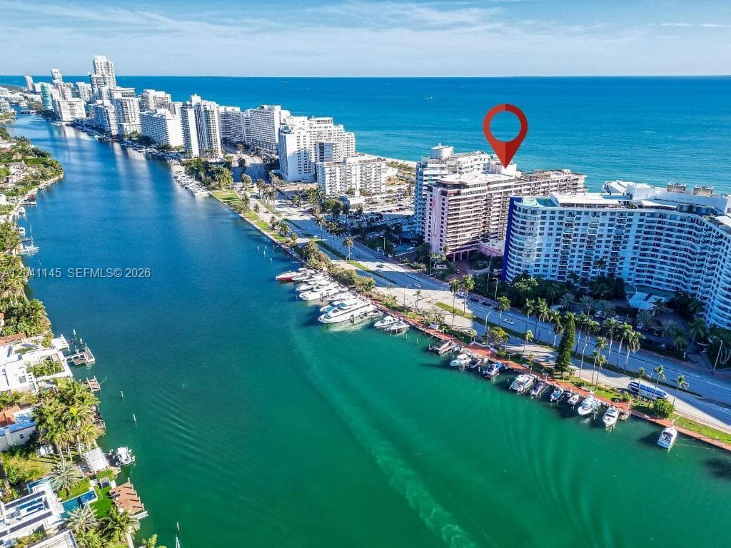 A12041145 — Miami Beach