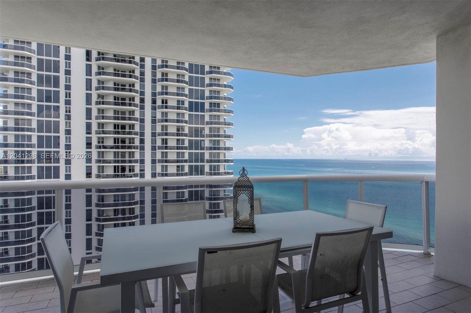 A12041298 — Miami Beach — 13
