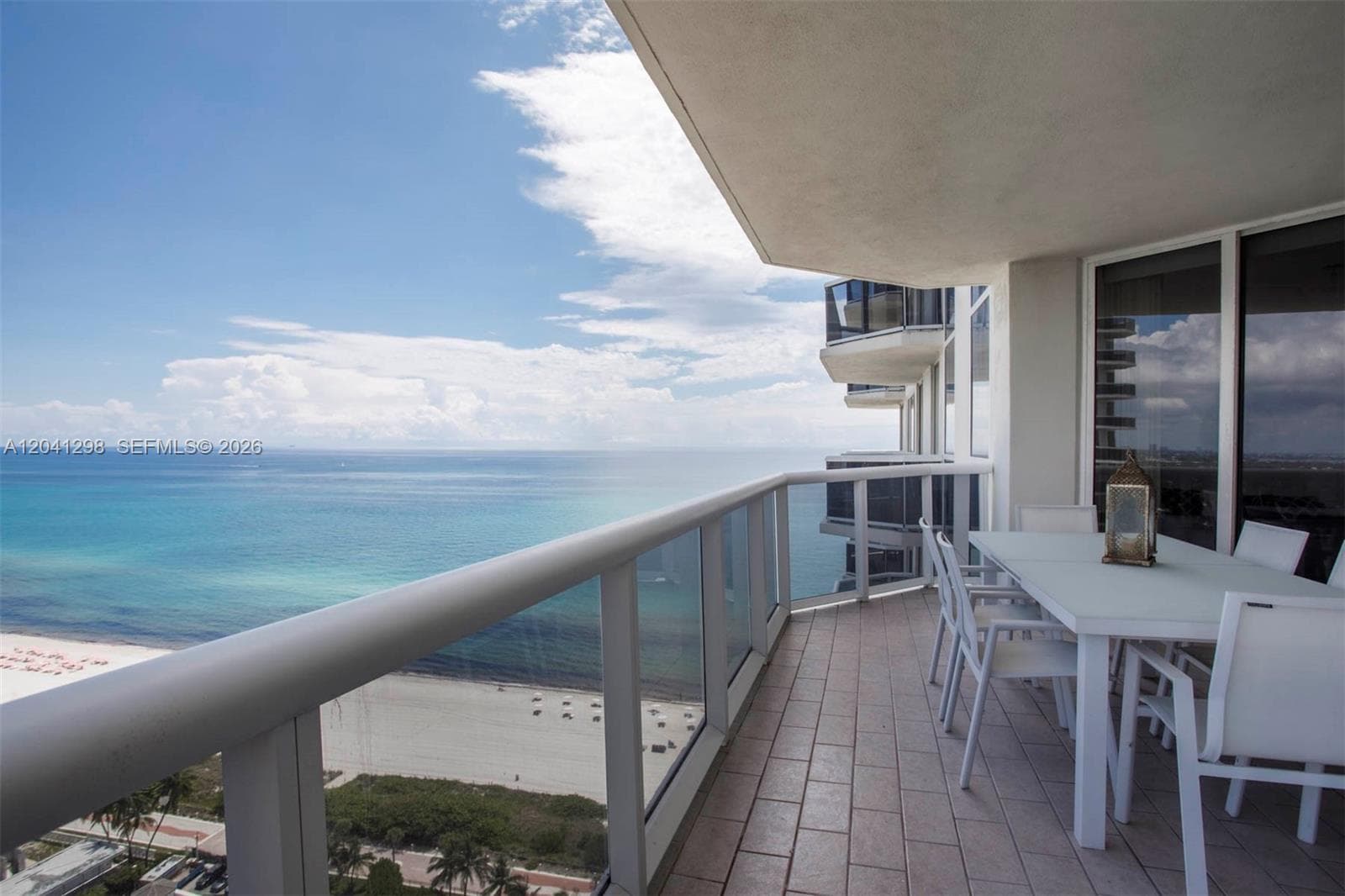 A12041298 — Miami Beach — 14