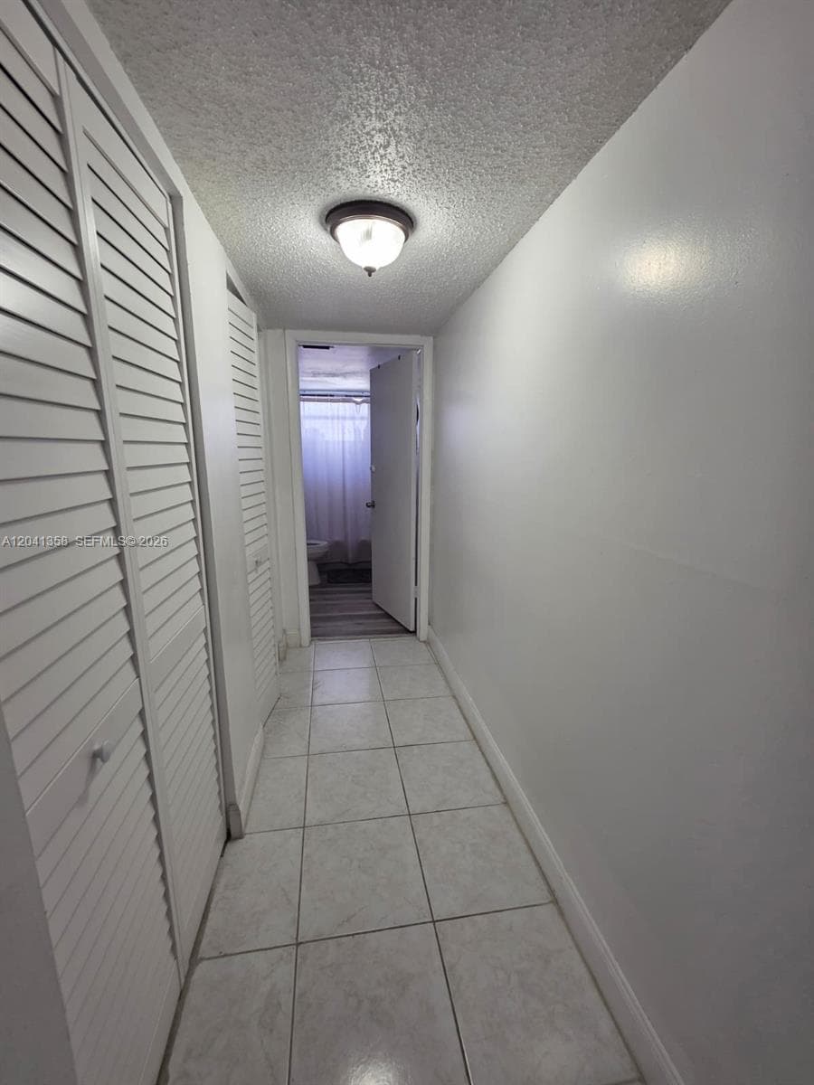 A12041358 — Miami Beach — 10
