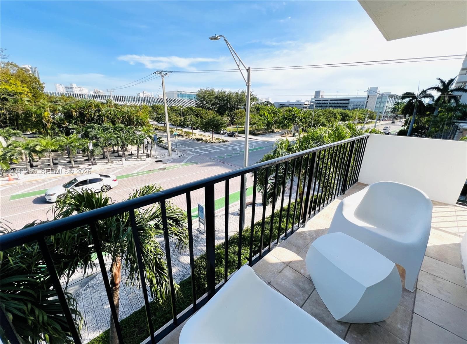 A12041363 — Miami Beach — 21