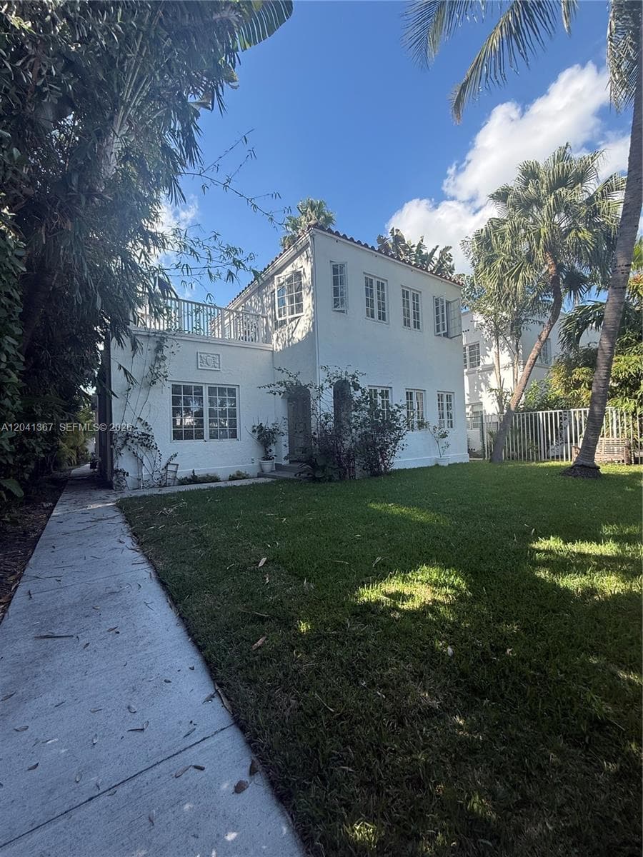 A12041367 — Miami Beach — 20