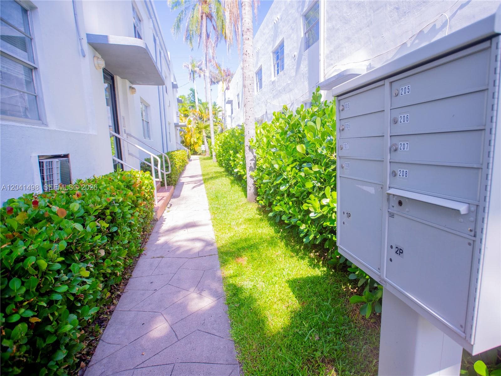 A12041498 — Miami Beach — 21