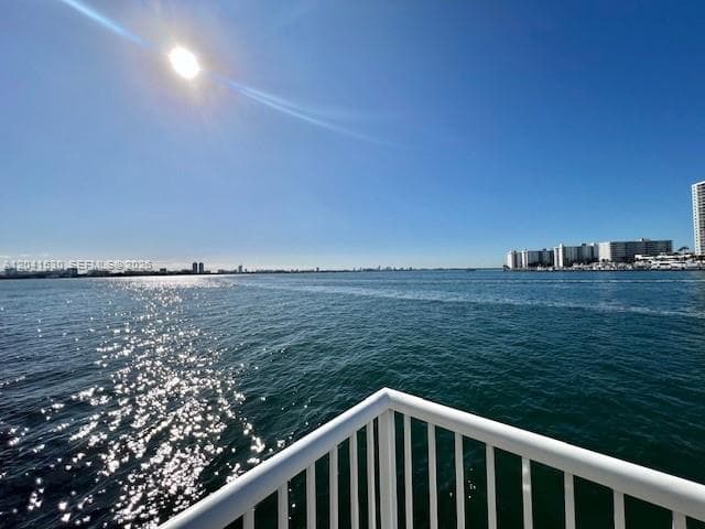 A12041530 — Miami Beach — 26