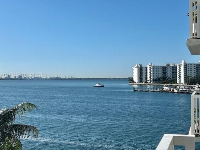 A12041530 — Miami Beach — 39