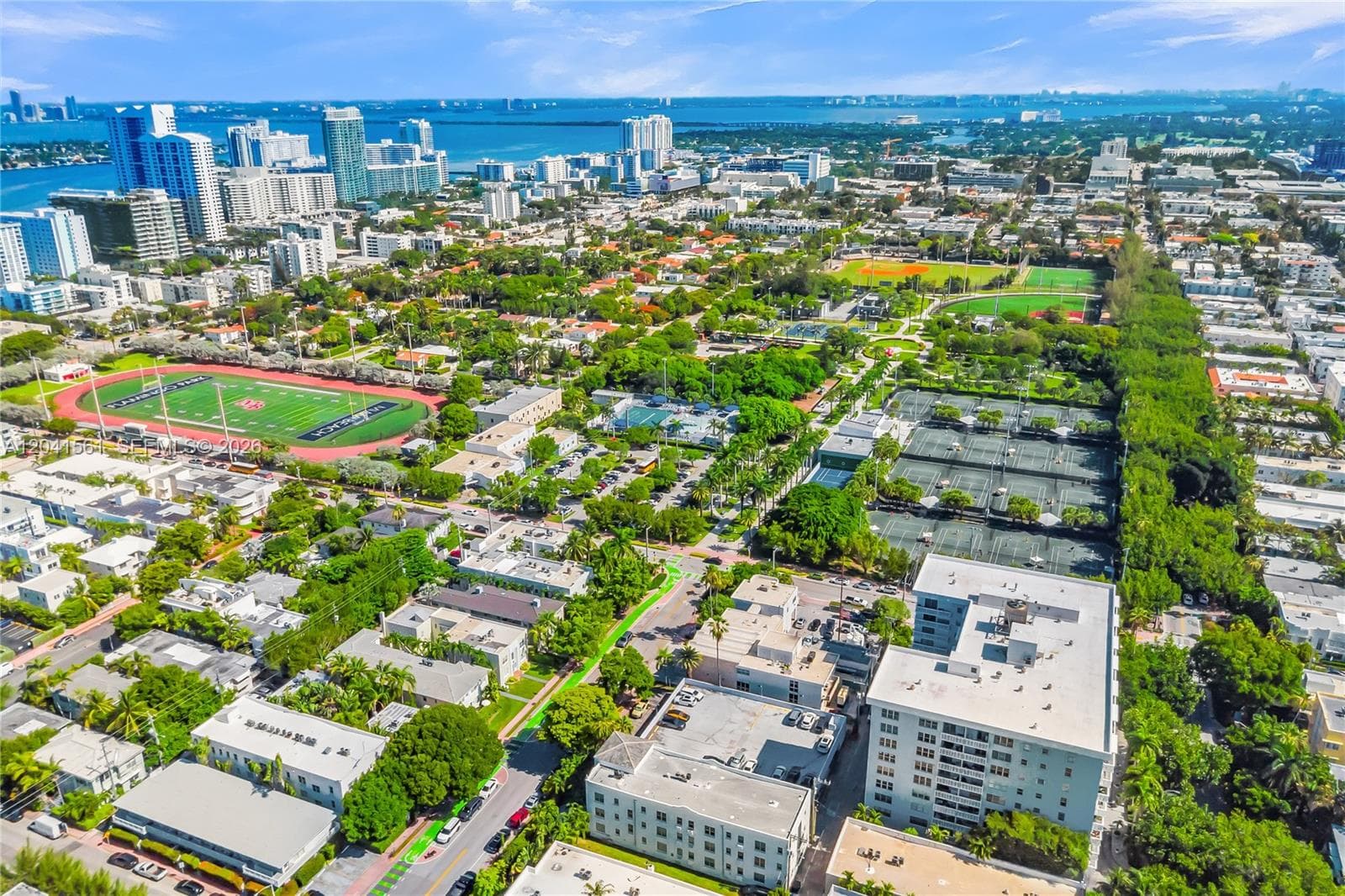 A12041561 — Miami Beach — 19