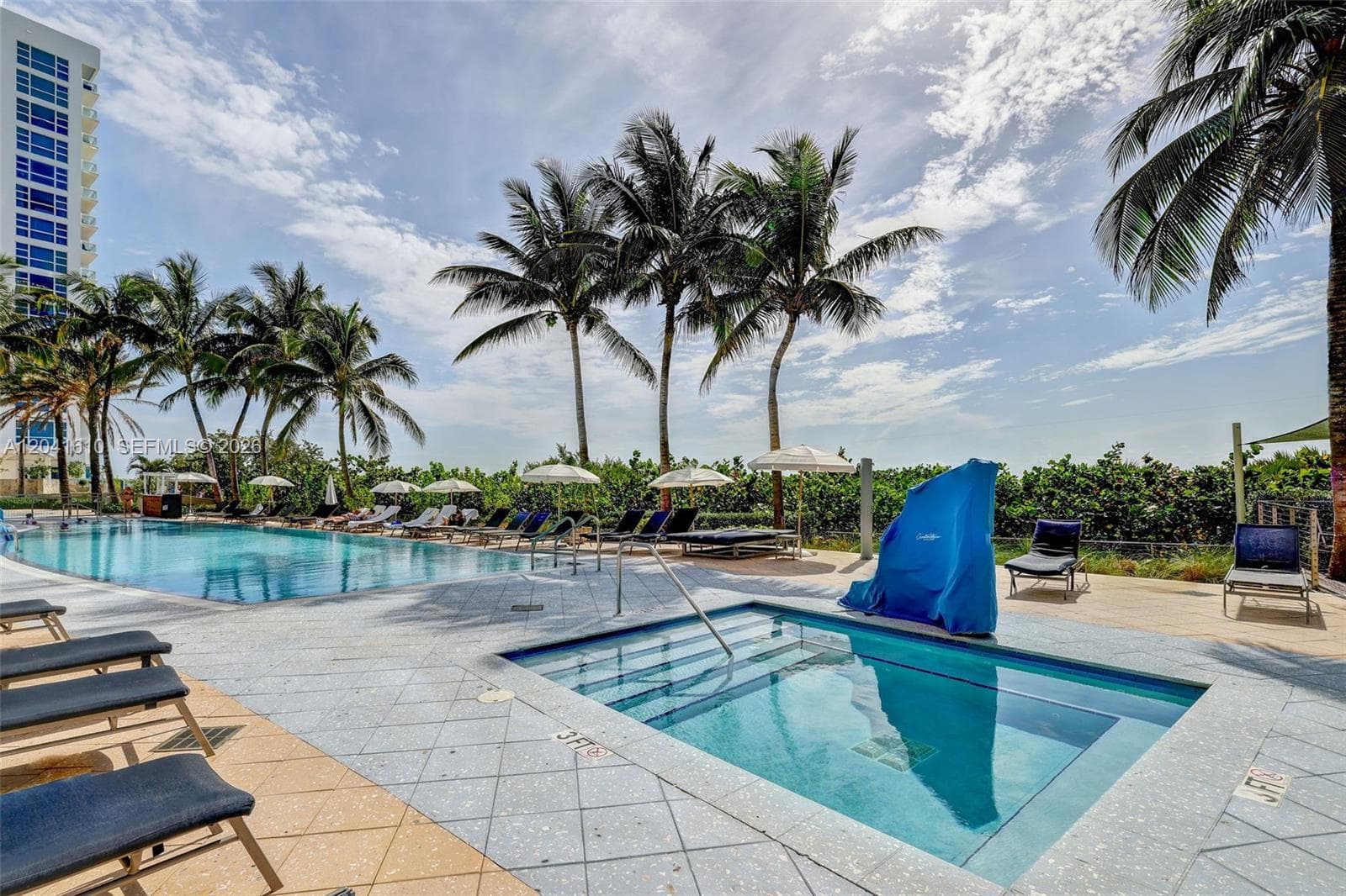 A12041610 — Miami Beach — 23