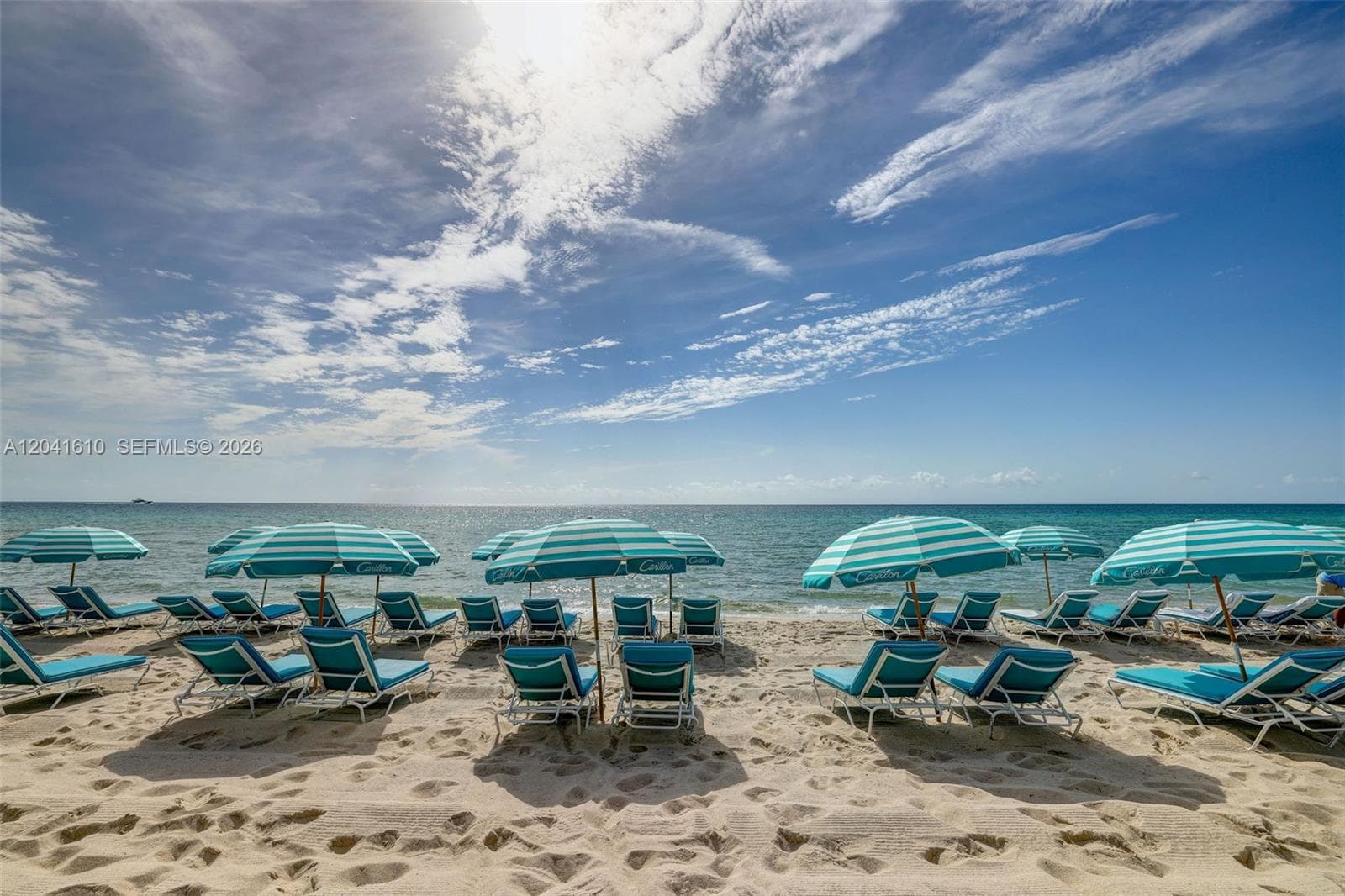 A12041610 — Miami Beach — 41