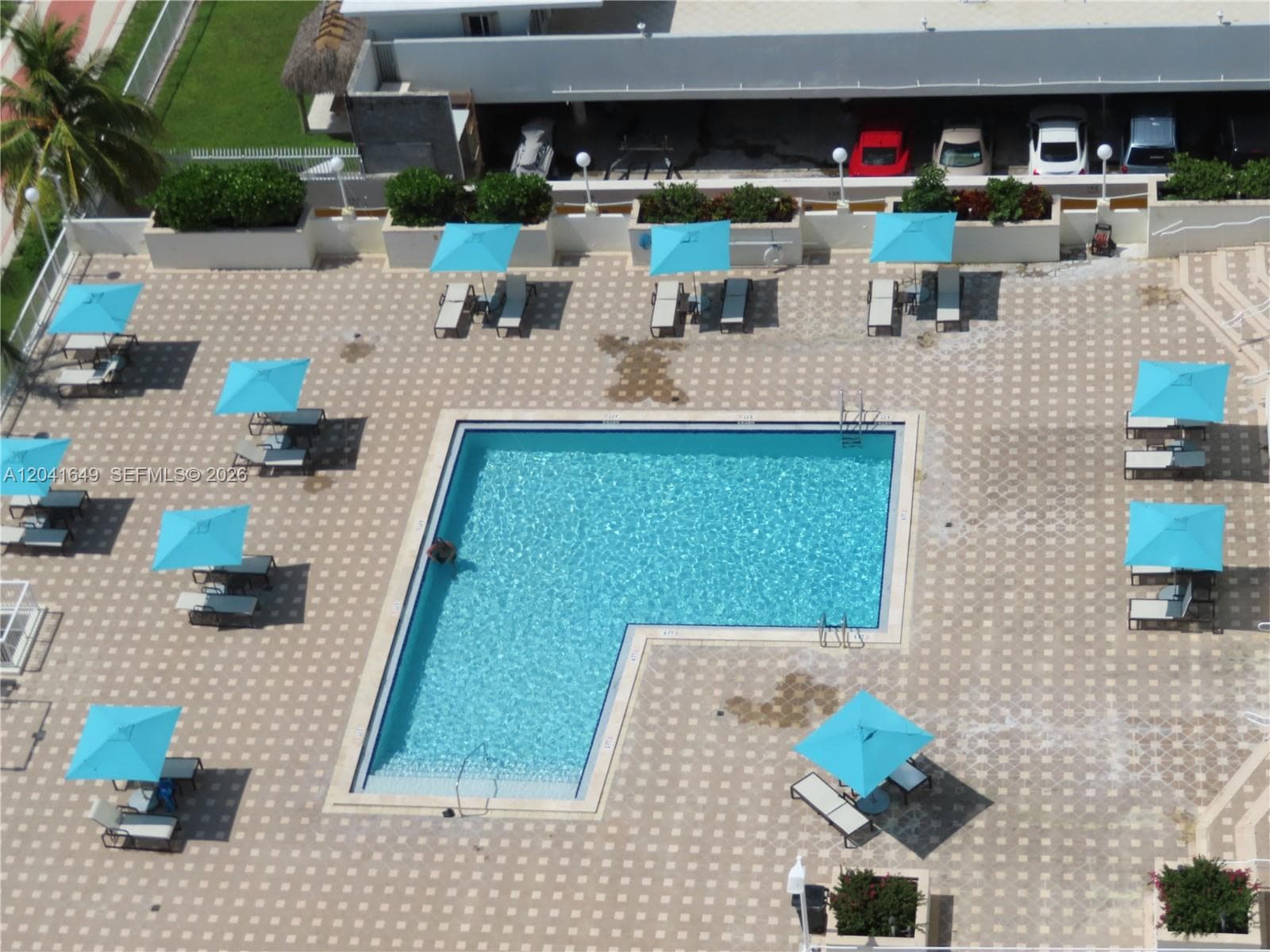 A12041649 — Miami Beach — 23