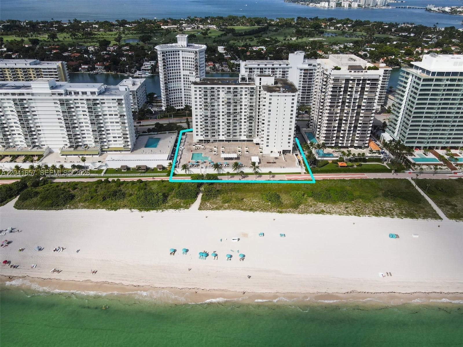 A12041657 — Miami Beach — 2