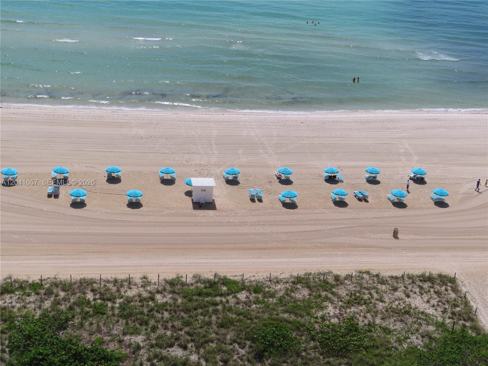A12041657 — Miami Beach — 28