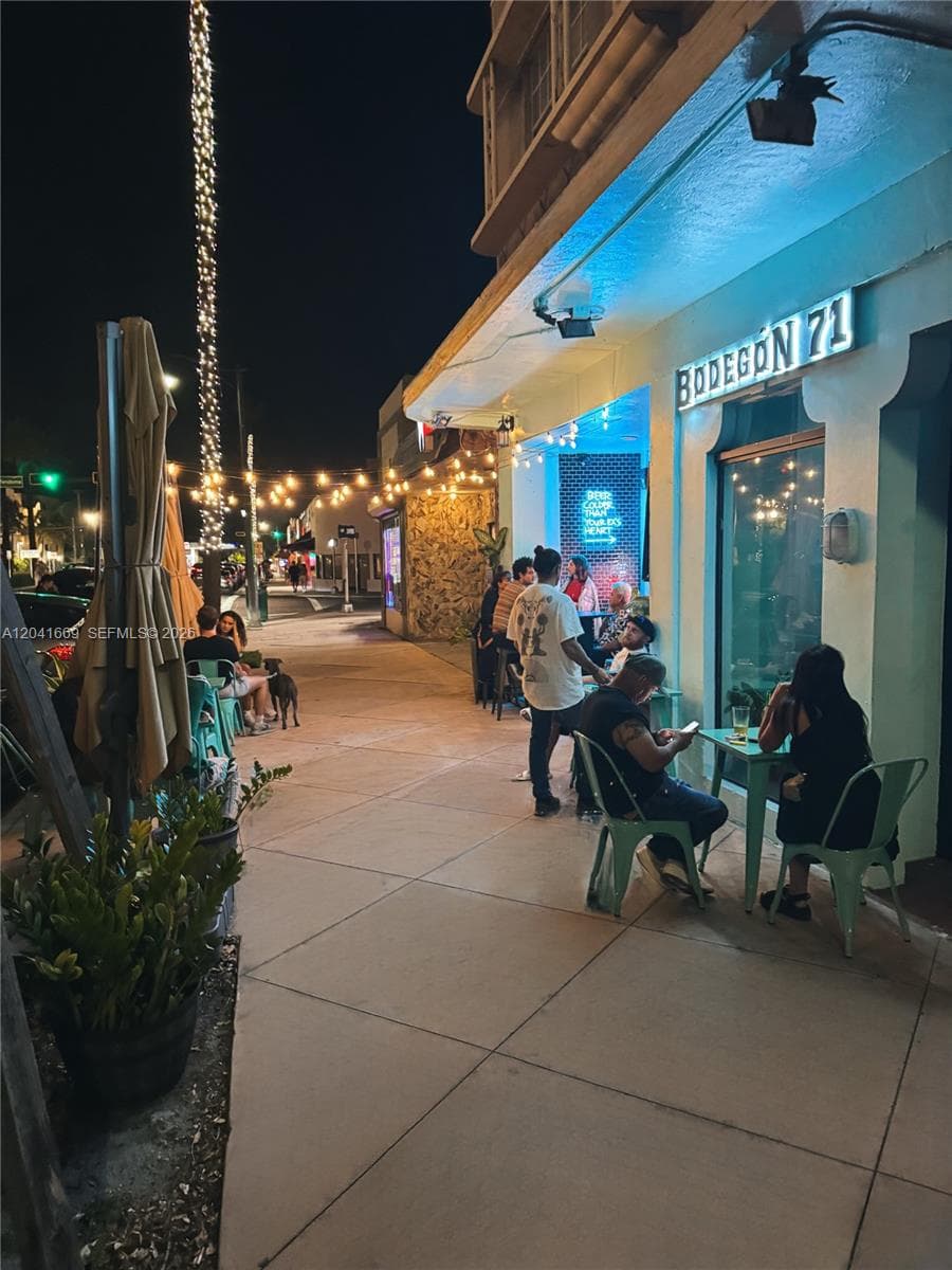 A12041669 — Miami Beach