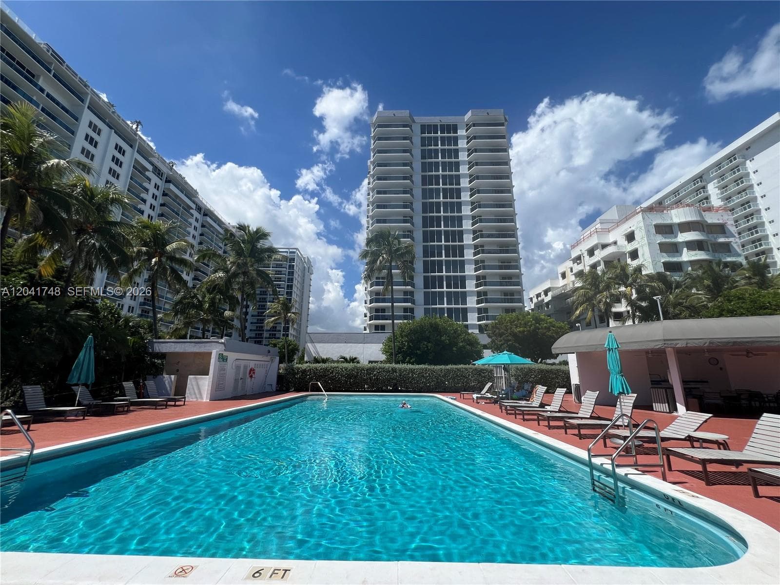 A12041748 — Miami Beach