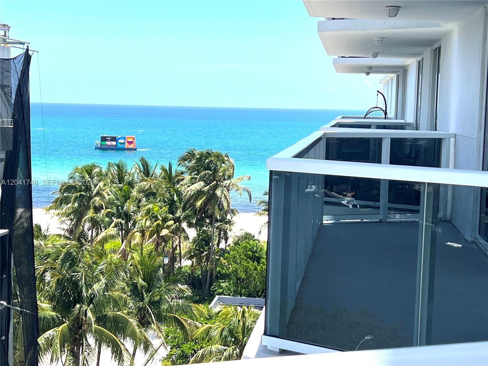 A12041748 — Miami Beach — 4