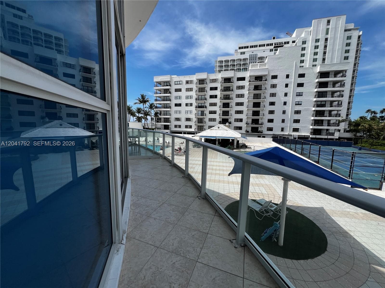 A12041792 — Miami Beach — 3