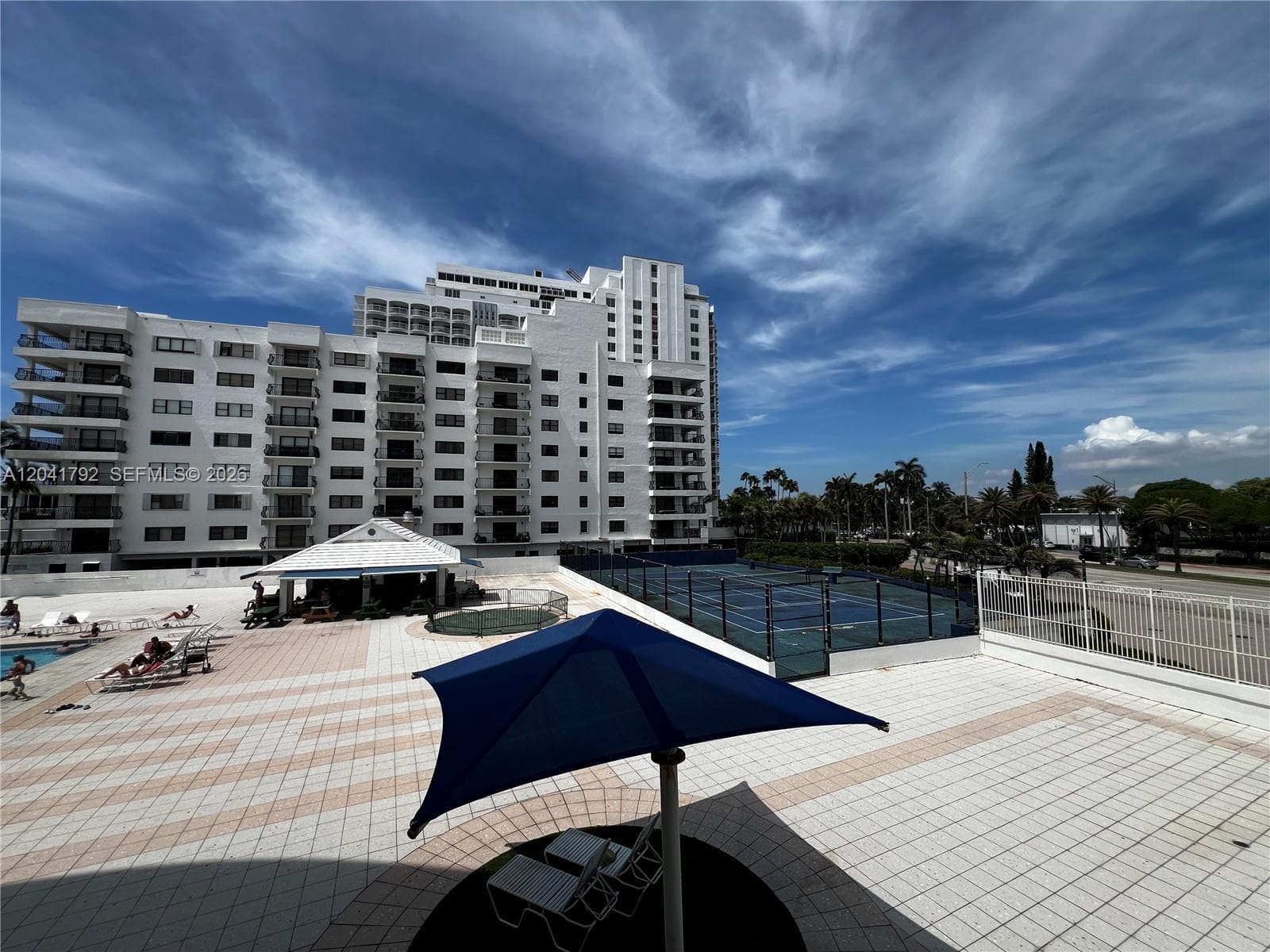 A12041792 — Miami Beach