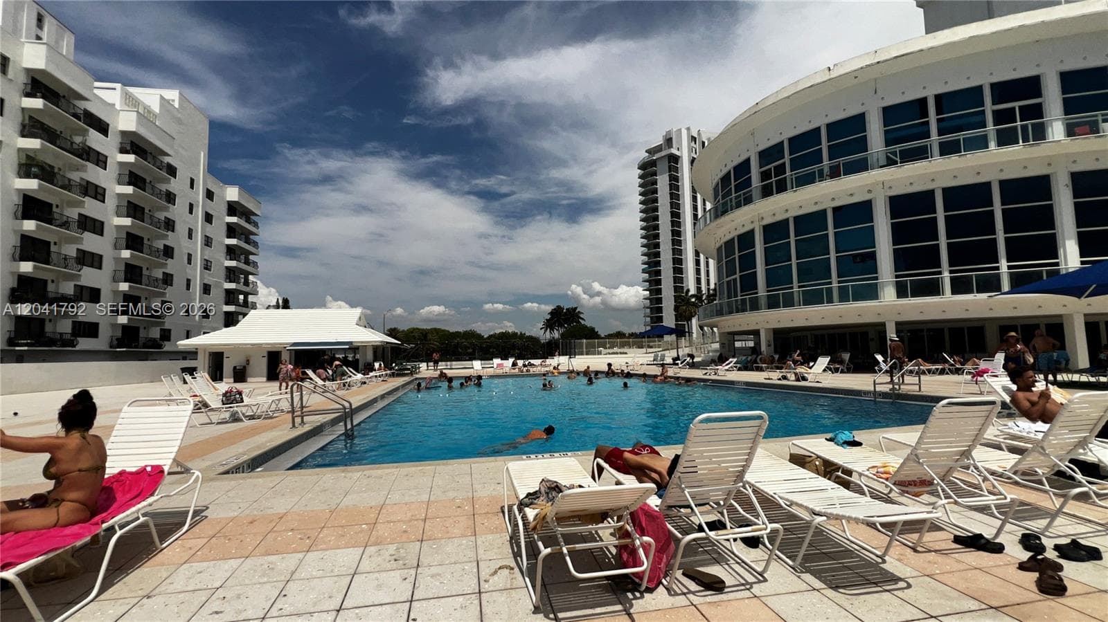 A12041792 — Miami Beach — 29