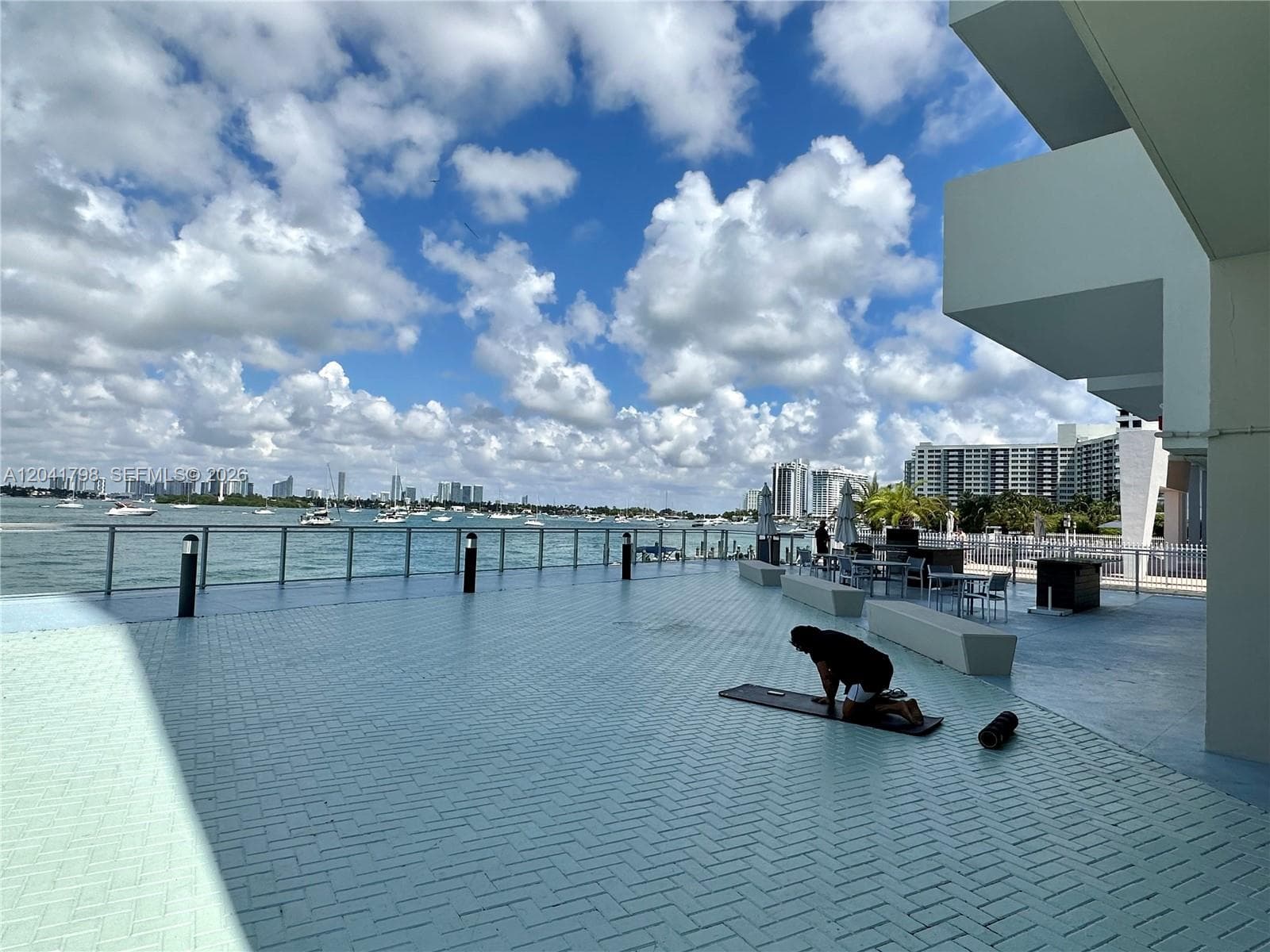A12041798 — Miami Beach — 23