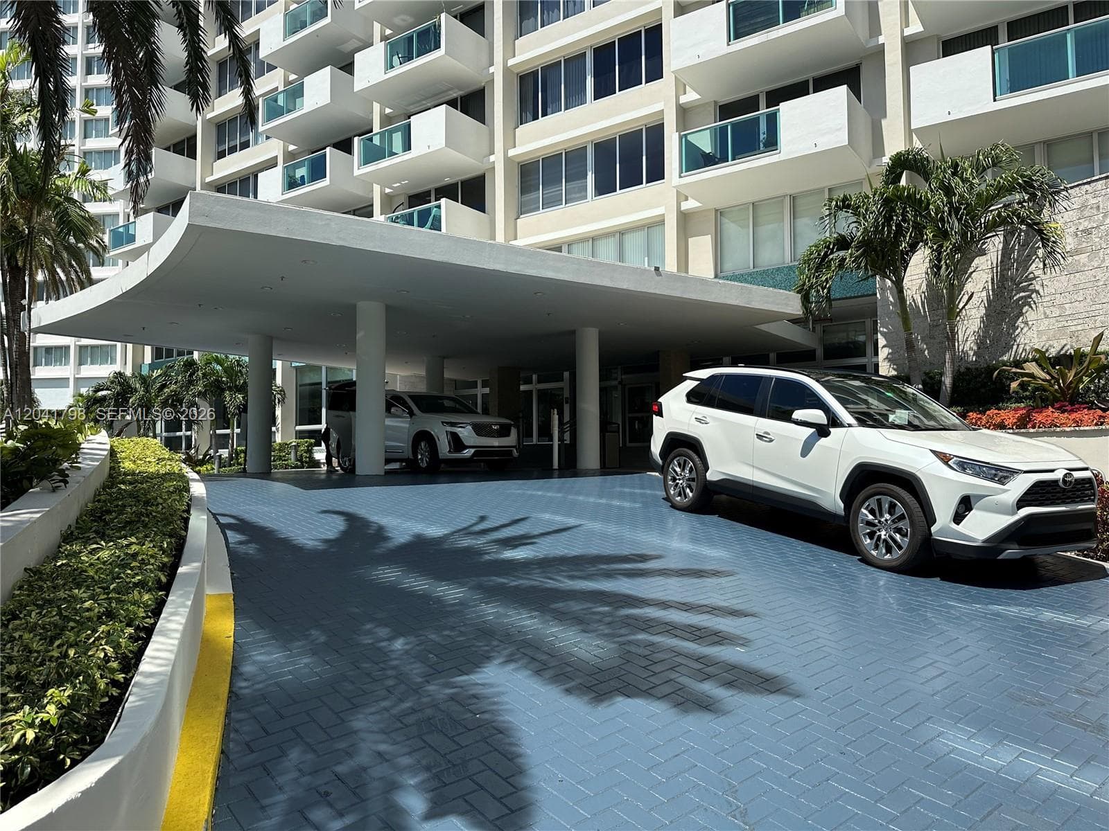 A12041798 — Miami Beach — 20