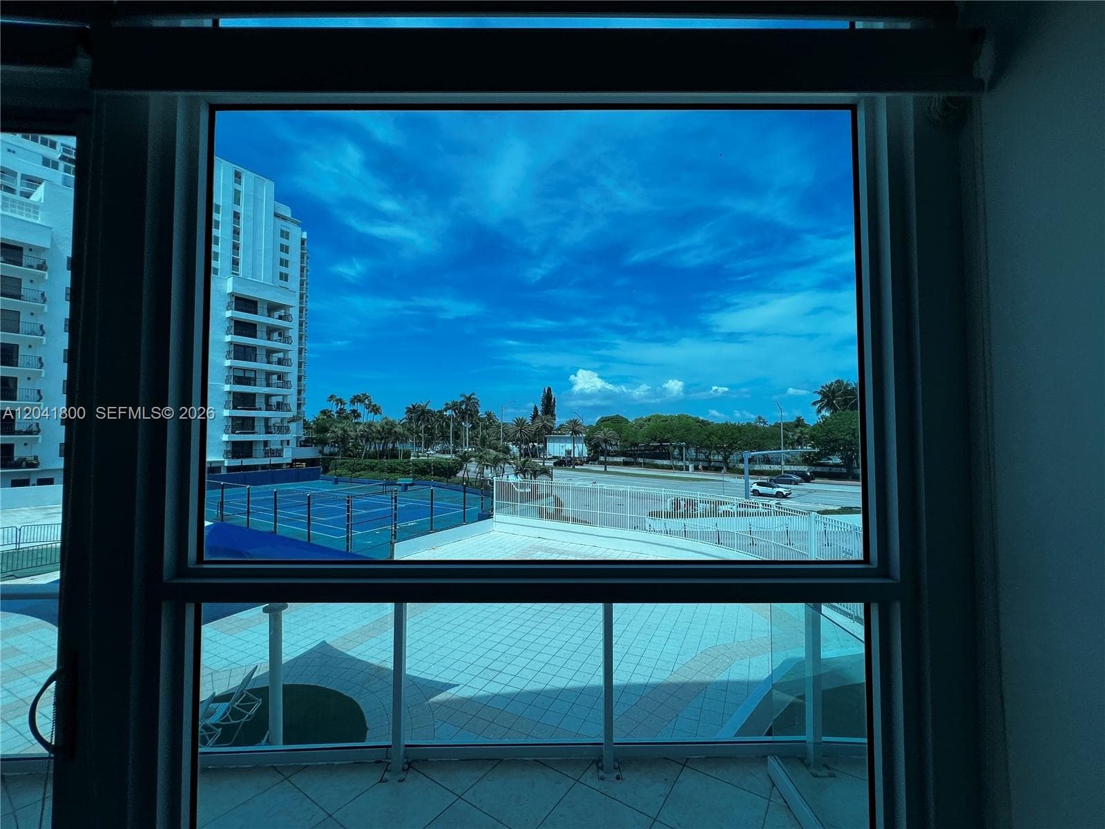 A12041800 — Miami Beach — 5