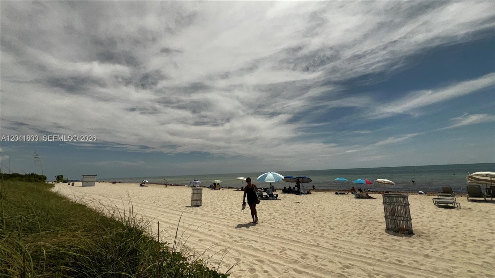 A12041800 — Miami Beach — 33