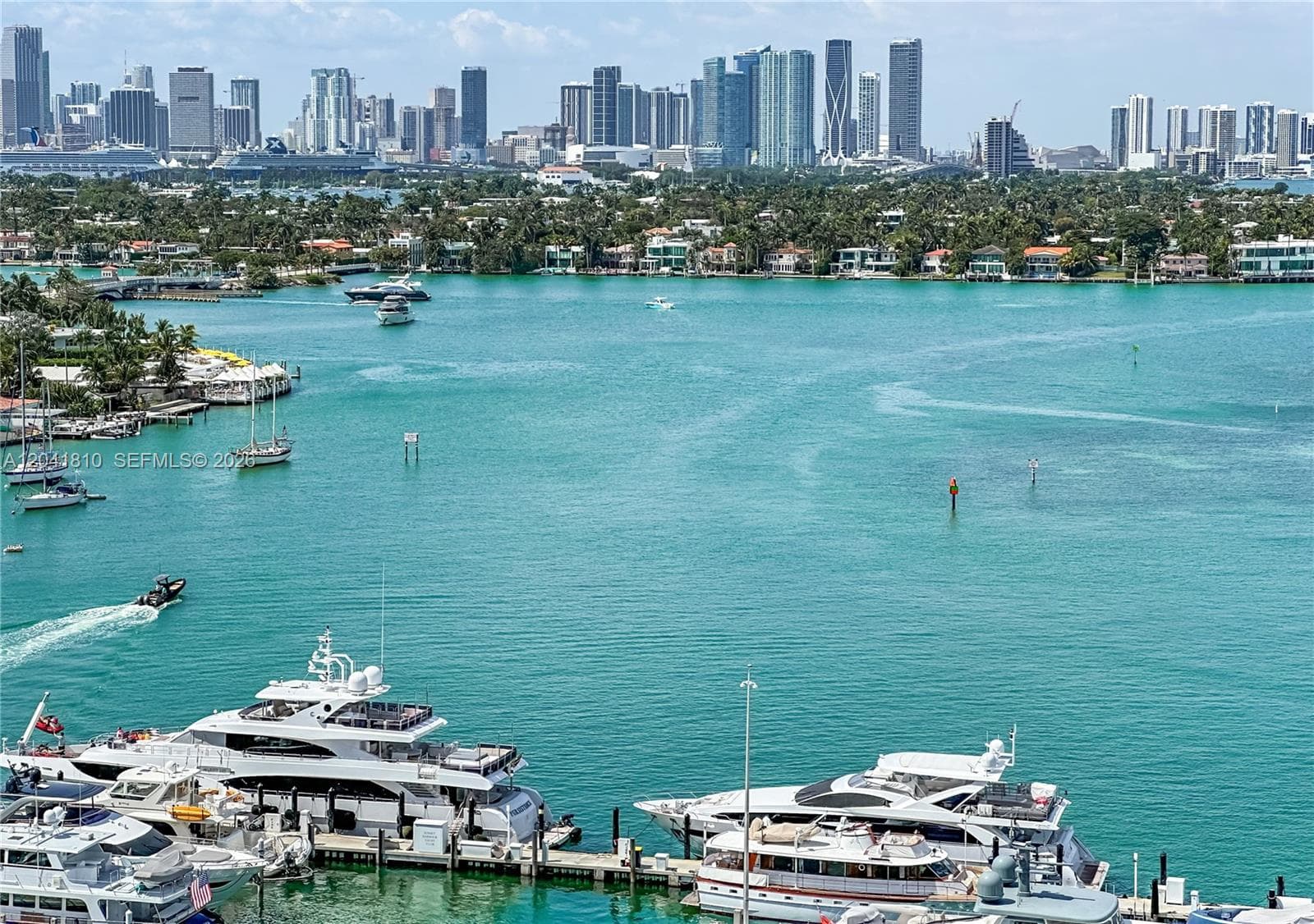 A12041810 — Miami Beach — 32