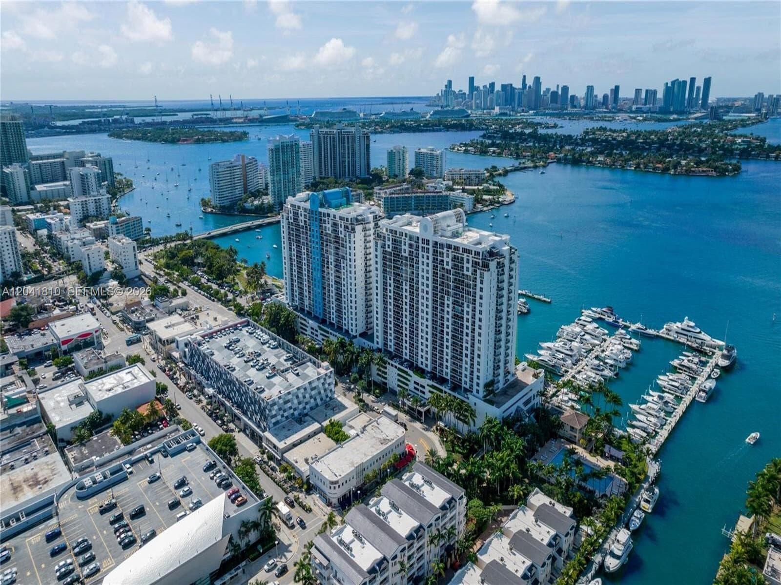A12041810 — Miami Beach — 28