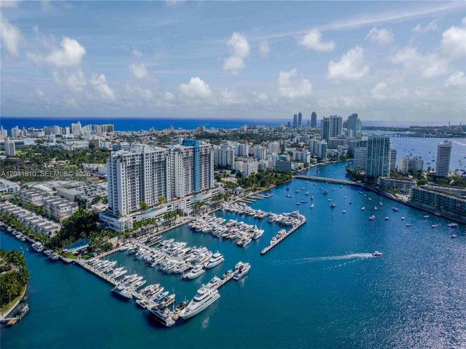 A12041810 — Miami Beach — 24