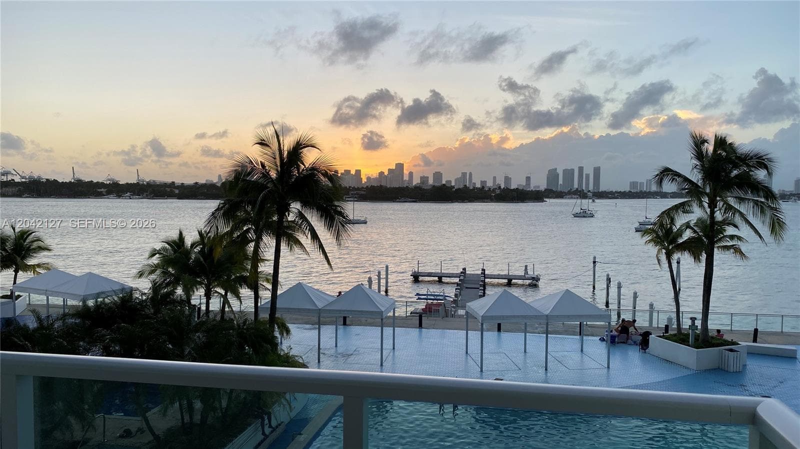 A12042127 — Miami Beach