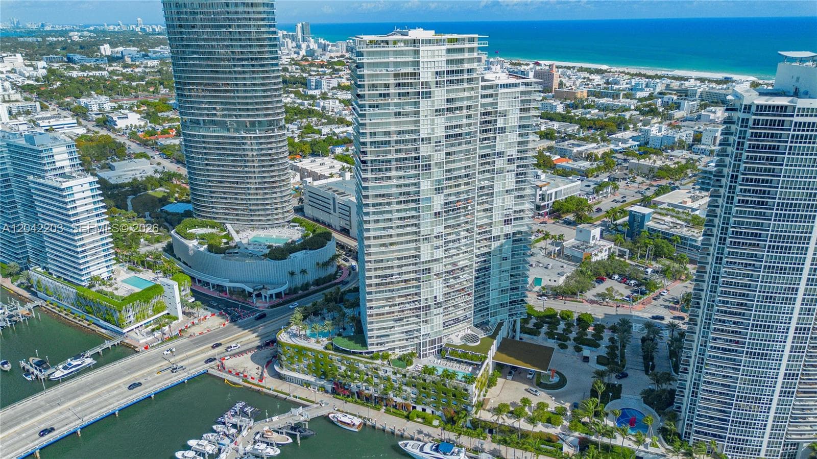 A12042203 — Miami Beach — 38